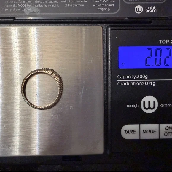 Ferkos Fine Jewelry 14k Gold Ribbed Diamond Ring - Picture 8 of 10